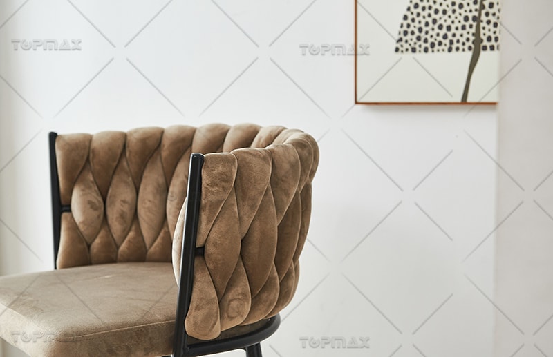What Are the Main Trends Shaping Modern Dining Room Furniture for Importers?
