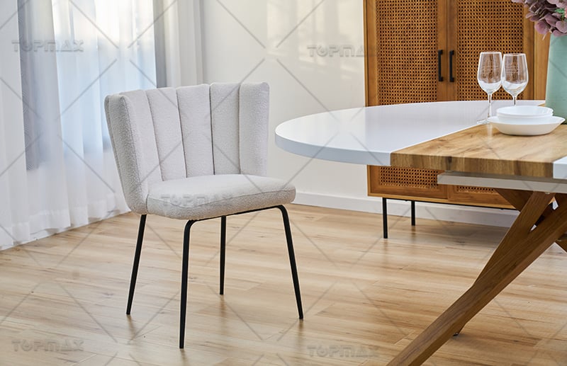 How Do I Choose Modern Round Table and Chairs for Small Spaces?
