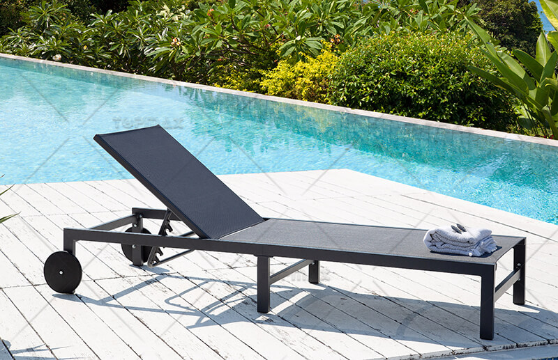How Do Hotel Managers Deal with Aluminium Pool Loungers Reserve?