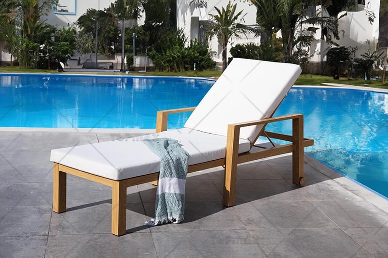 Why Aluminium Pool Loungers Are Ideal for Luxury Hotel Pools