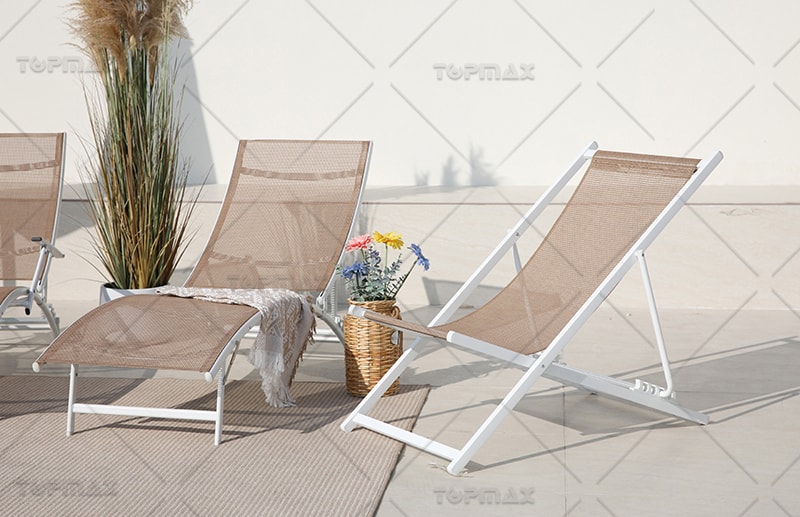 How to Choose the Best Material for a Modern Beach Chair in Outdoor Environments