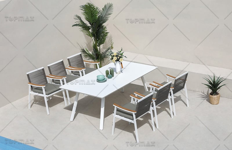 Exploring the Evolving Design Trends in Garden Furniture Dining Set