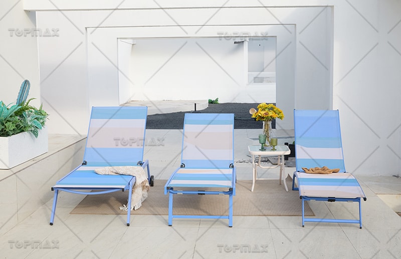 Leveraging Social Media Trends to Guide Portable Beach Lounge Chair Product Development